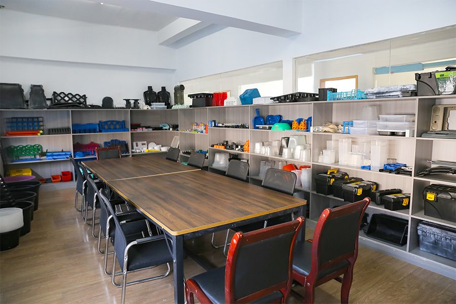Advantages of Toolbox Storage Box Lid Molds